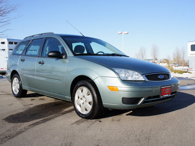 ford focus 2006 lt  gray wagon zxw se gasoline 4 cylinders front wheel drive automatic with overdrive 80504