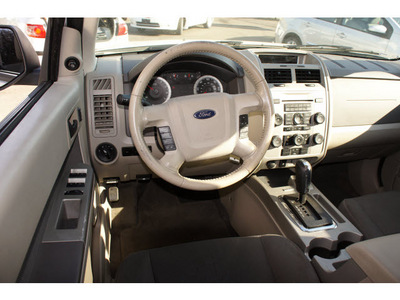 ford escape hybrid 2009 white suv xlt hybrid 4 cylinders 2 wheel drive cont  variable trans  90004