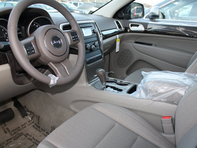 jeep grand cherokee 2012 black suv laredo gasoline 6 cylinders 4 wheel drive automatic 07730