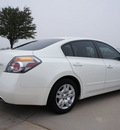 nissan altima 2009 white sedan 2 5 s gasoline 4 cylinders front wheel drive automatic 76018