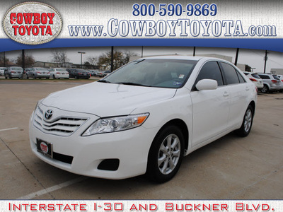 toyota camry 2011 white sedan le gasoline 4 cylinders front wheel drive automatic 75228