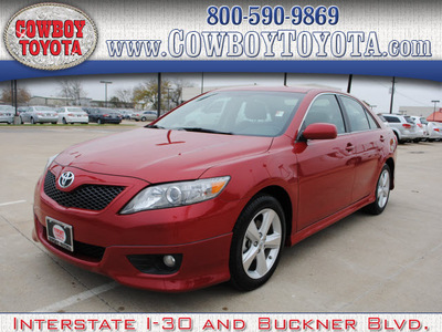 toyota camry 2010 red sedan se 4 cylinders front wheel drive automatic 75228