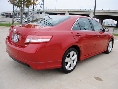 toyota camry 2010 red sedan se 4 cylinders front wheel drive automatic 75228