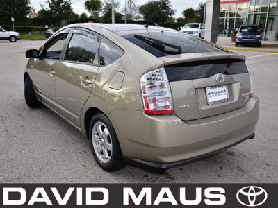 toyota prius 2008 gold hatchback hybrid hybrid 4 cylinders front wheel drive automatic 32771