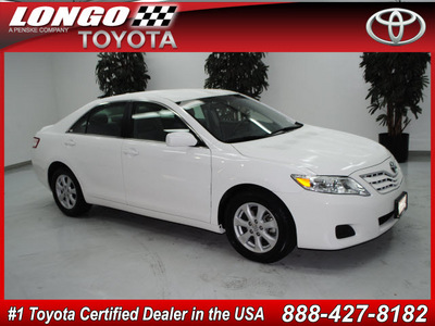 toyota camry 2010 white sedan le 4 cylinders front wheel drive automatic 91731