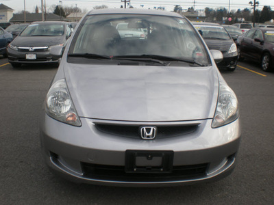 honda fit 2008 gray hatchback gasoline 4 cylinders front wheel drive automatic 13502