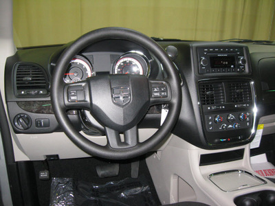 dodge grand caravan 2012 silver van sxt flex fuel v6 front wheel drive automatic 44883
