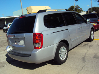 kia sedona 2011 silver van lx gasoline 6 cylinders front wheel drive automatic 32901