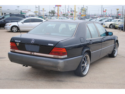 mercedes benz 300 class 1992 black sedan 300sd diesel 6 cylinders rear wheel drive automatic 77037