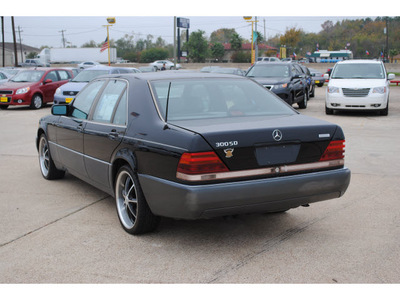 mercedes benz 300 class 1992 black sedan 300sd diesel 6 cylinders rear wheel drive automatic 77037