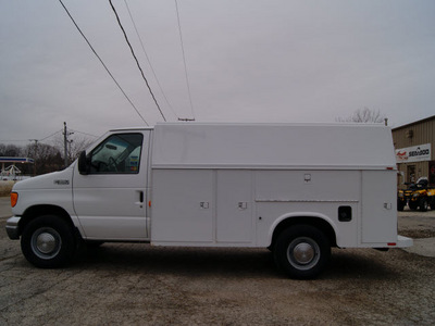 ford e 350 2004 white super duty gasoline 8 cylinders 2 wheel drive automatic 60098