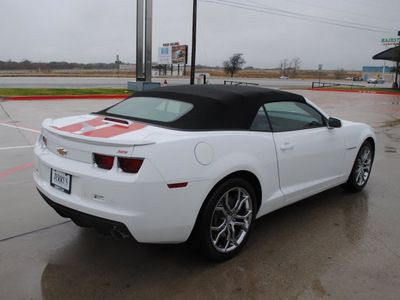 chevrolet camaro convertible 2011 white ss gasoline 8 cylinders rear wheel drive automatic 76087