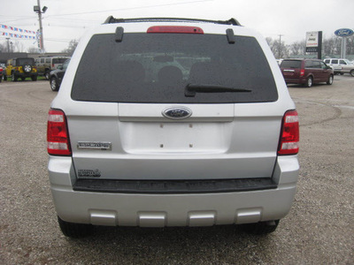 ford escape 2009 silver suv xlt gasoline 6 cylinders front wheel drive automatic 62863