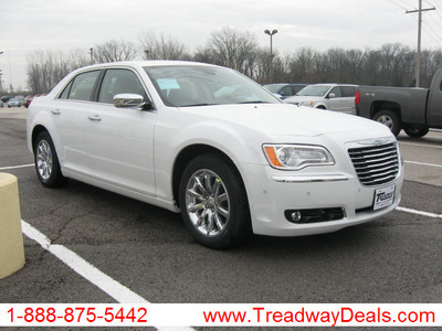 chrysler 300 2012 off white sedan limited gasoline 6 cylinders rear wheel drive automatic 45840