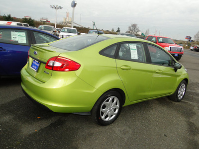 ford fiesta 2012 lime squeeze sedan se gasoline 4 cylinders automatic 98032