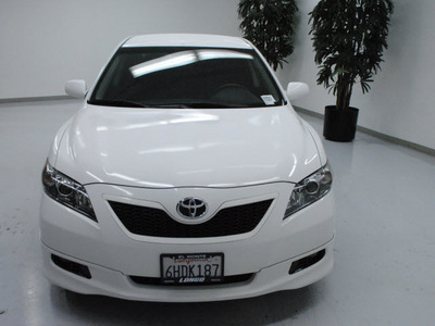 toyota camry 2009 white sedan se gasoline 4 cylinders front wheel drive automatic 91731