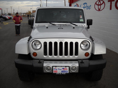 jeep wrangler unlimited 2008 silver suv sahara gasoline 6 cylinders 4 wheel drive standard 79925