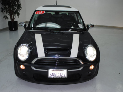 mini cooper 2006 astro black hatchback s gasoline 4 cylinders front wheel drive automatic 91731