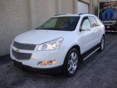 chevrolet traverse 2009 white suv ltz gasoline 6 cylinders all whee drive automatic 60443