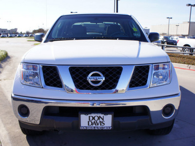 nissan frontier 2007 white se gasoline 6 cylinders rear wheel drive automatic with overdrive 76018
