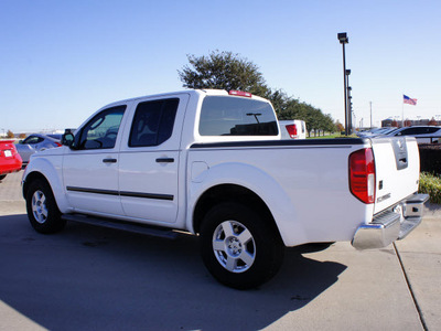 nissan frontier 2007 white se gasoline 6 cylinders rear wheel drive automatic with overdrive 76018