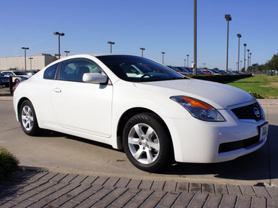 nissan altima 2008 white coupe 2 5 s gasoline 4 cylinders front wheel drive automatic 76018