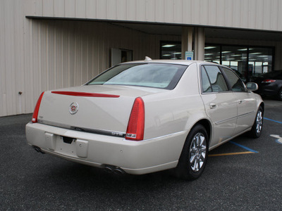 cadillac dts 2011 white sedan premium collection gasoline 8 cylinders front wheel drive automatic 27215