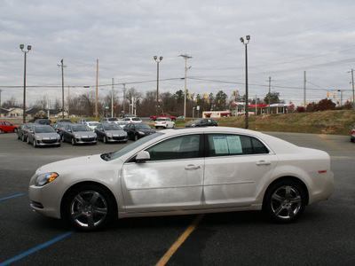 chevrolet malibu 2011 white sedan lt gasoline 6 cylinders front wheel drive automatic 27215