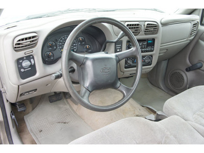 chevrolet s 10 2000 beige pickup truck ls gasoline 4 cylinders rear wheel drive automatic 77388