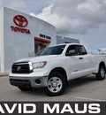 toyota tundra 2011 white sr5 gasoline 8 cylinders 4 wheel drive automatic 32771