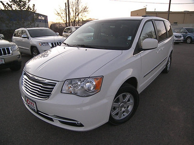 chrysler town country 2012 white van touring flex fuel 6 cylinders front wheel drive automatic 81212