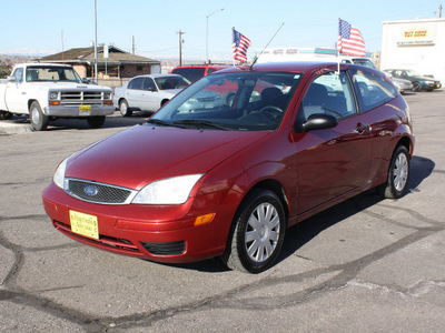 ford focus 2005 red hatchback zx3 s gasoline 4 cylinders front wheel drive 5 speed manual 80229