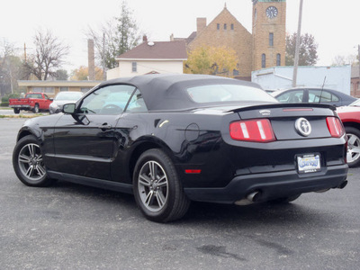 ford mustang 2011 black v6 premium gasoline 6 cylinders rear wheel drive automatic 61832