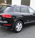 volkswagen touareg 2012 black suv tdi diesel 6 cylinders all whee drive automatic 98226