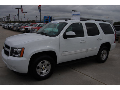 chevrolet tahoe 2011 white suv lt flex fuel 8 cylinders 2 wheel drive 6 speed automatic 77090