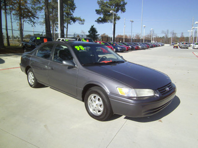 toyota camry 1998 gray sedan le gasoline 4 cylinders front wheel drive automatic 75503