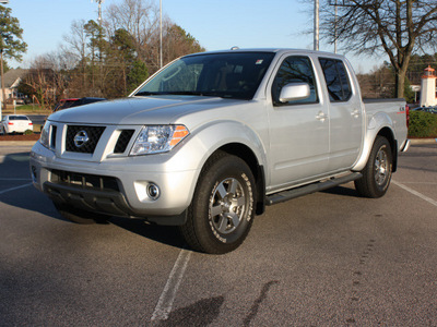 nissan frontier 2010 silver pro 4x gasoline 6 cylinders 2 wheel drive automatic 27616