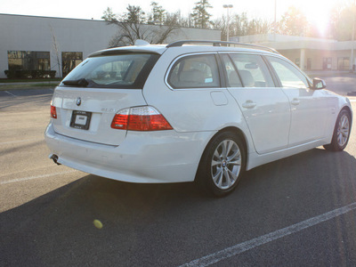 bmw 5 series 2010 white wagon 535xi gasoline 6 cylinders all whee drive 6 speed manual 27616