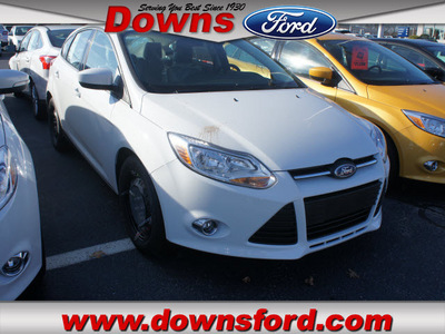 ford focus 2012 white hatchback se gasoline 4 cylinders front wheel drive automatic 08753