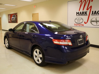 toyota camry 2011 blue sedan se gasoline 4 cylinders front wheel drive automatic 27707