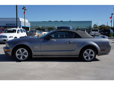 ford mustang 2007 gray gasoline 8 cylinders rear wheel drive automatic with overdrive 77090