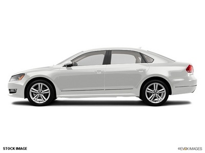 volkswagen passat 2012 white sedan tdi se diesel 4 cylinders front wheel drive 6 speed automatic 56001