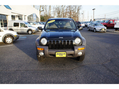 jeep liberty 2004 black suv sport gasoline 6 cylinders 4 wheel drive automatic with overdrive 07724