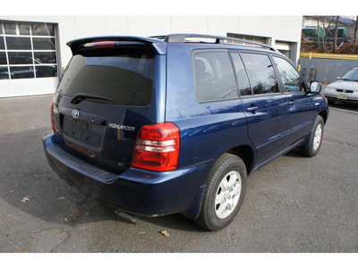 toyota highlander 2002 dk  blue suv limited gasoline 6 cylinders all whee drive automatic with overdrive 07044