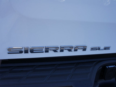 gmc sierra 1500 2008 white pickup truck sle1 gasoline 8 cylinders 2 wheel drive automatic 27330