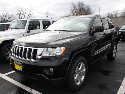 jeep grand cherokee 2012 black suv laredo x gasoline 8 cylinders 4 wheel drive automatic 07730