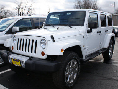 jeep wrangler unlimited 2012 white suv sahara gasoline 6 cylinders 4 wheel drive automatic 07730
