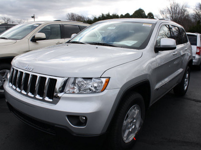 jeep grand cherokee 2012 silver suv laredo gasoline 6 cylinders 4 wheel drive automatic 07730