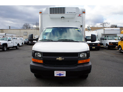 chevrolet express 4500 2012 white van kold king xl flex fuel 8 cylinders rear wheel drive automatic 07507