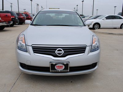 nissan altima 2009 silver sedan 2 5 s gasoline 4 cylinders front wheel drive automatic 75228